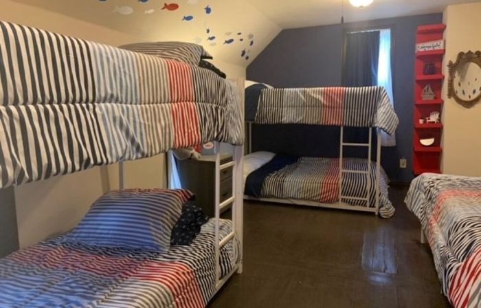 Captain's House// Large & FUN Family Home 5 minutes to the Beach
