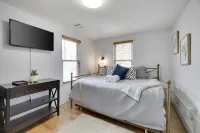 Pocono Family Farmhouse w/king bed and game room! Hotels in Dreher Township