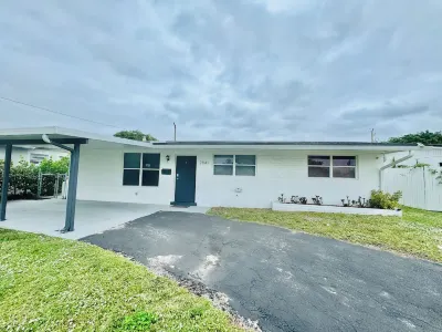 Cozy Pool Retreat, Close to Downtown Fort Lauderdale