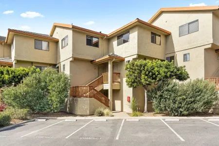 White Water View!  Seascape Beach Resort, Miles of White Sand Beach! 2bd 2.5bth