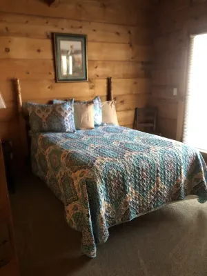 Cabin #4   Secluded and Quiet