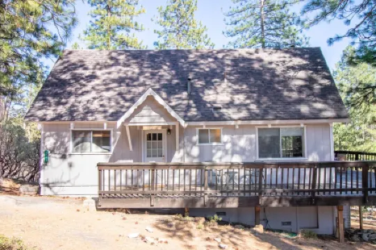 *New* Dog friendly Classic A-frame Cabin with A/C