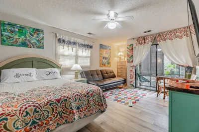 Boho Studio in Sea Trail, Sunset Beach