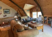 Enjoy the county life with great views and a very peaceful setting.