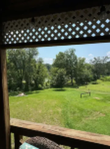 Lake Front charming 3-bedroom house, at Rough River Lake.