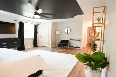 Gorgeous home 2mi to LSU - 4 bedroom/3bath