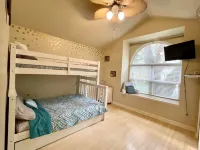 Full HOME with hot tub! Enjoy your stay at The Salty Dog!