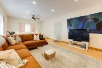 Private Apartment with pool, 5 min to downtown