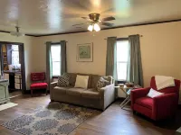 Peaceful home in town. Great location--walk downtown to stores and restaurants.