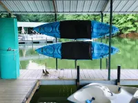 Charming Lake Hartwell Lakefront Home Hotels in Gumlog
