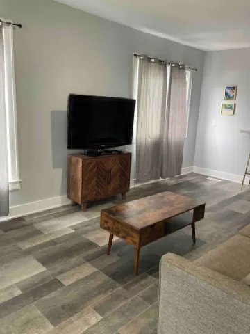 Grand Rapid's 2bedroom apartment, just a quick 3-min drive to DeVos Perform Hall Hotel a 