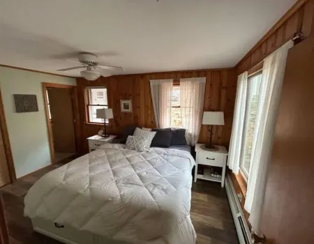 Pine River Pond waterfront Отели в г. Уэйкфилд