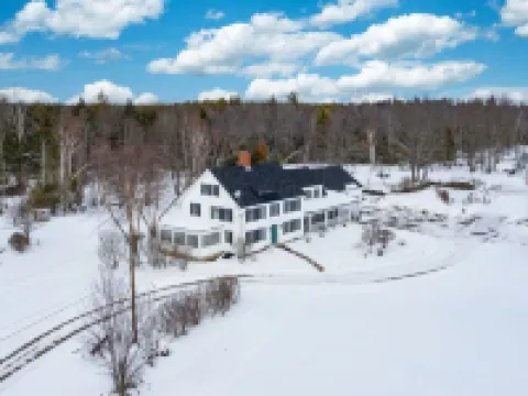 Quiet  Farm Stay Suite- Short Drive to Coast & Southern Maine Attractions Hotels in North Berwick