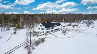 Farmhouse Setting close to popular attractions-Unit 3 Abbott Brook Inn