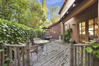 Parkside Place - Bidwell Park Location - Spacious - One of a kind! Hotels near Crazy Horse Saloon