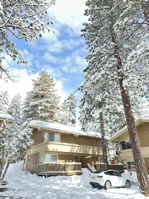 Renovated Condo Close to Beach and Ski Resorts Hotels near Village Toys