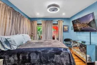 Celebrity Owned, 1800 sq. Feet, 3 Bdrm./2.5 Bath Art Filled Beachfront Property.
