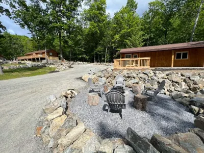 Close to Town - with Deck & Fire Pit - Pet Friendly