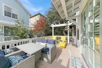 30A/GRAYTON BEACH HOME WITH 6-PASSENGER GOLF CART, POOL, BIKES, PADDLE BOARDS