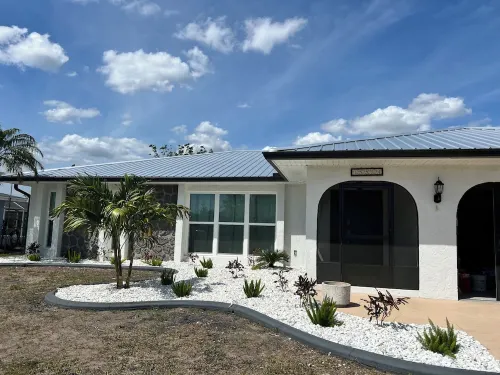 Cozy 3-Bed 2 Bath in Lovely Port Charlotte with Heated Pool and Optional Boat.