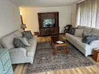 The Pool House- lots of sleeping space.  Great location! Hotel a Oakes