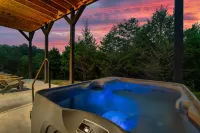 Fall Deals! Heated Pool, Hot Tub, Arcade, Shuffle Board, Board Games & More! - プライペートプール