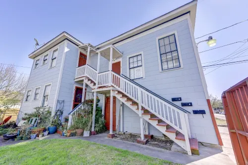 Beauty on Ball -Studio 3- King Bed, Great Location