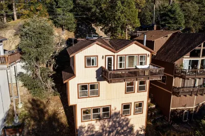 NEW! The Sunset Retreat - Lake Gregory, Mtn Views! Hotels near Lake Gregory Regional Park