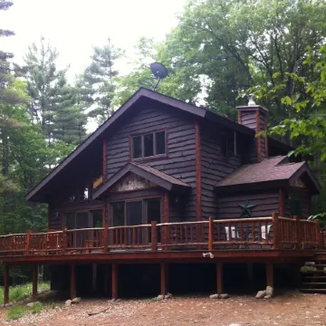 Bright cabin retreat happily situated 7 miles from Whiteface Mt