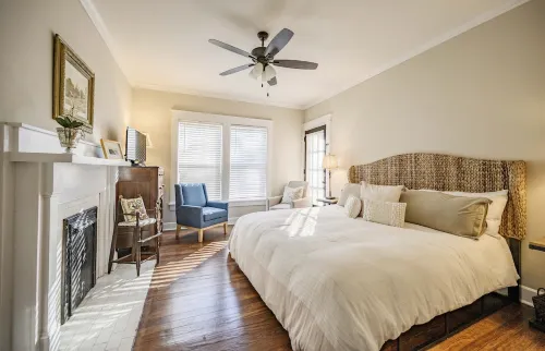 Amazing 4 Bedroom! 3 Full Bath! House in the Heart of Downtown Murfreesboro!