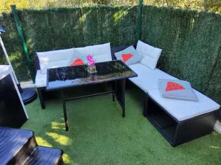 Studio spa jacuzzi private pool access villa in lorgues-83 Отели в г. Var