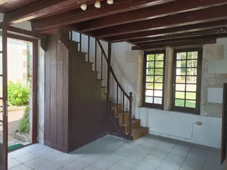 Country House in the Heart of the Wooded Park of a Castle Отели в г. Дё-Севр