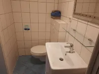 Stone cottage in the garden Hoteles en Wittmund