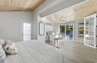 Private House with Pool and Spa!