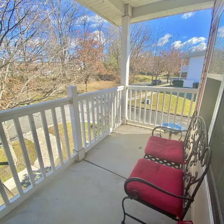 Lake Norman Condo near Charlotte! Great Location steps from downtown Cornelius!