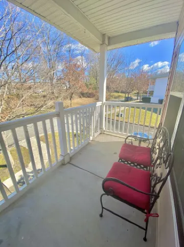 Lake Norman Condo near Charlotte! Great Location steps from downtown Cornelius!