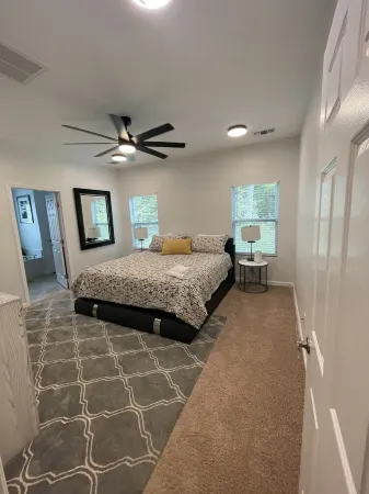 NEW Home! NEAR Tanger Outlet, Dwtn SAV, NEW Enmarket Arena, & Tybee Beach