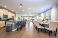 9 Bedrooms Close to Disney with EV Charger 7648 Hotels near Reunion Resort & Golf Club | Nicklaus Course