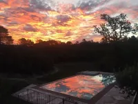Nice studio 1 pool, terrace overlooking vineyards, quiet and comfortable