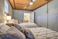 San Marcos Get Away! Waterfront with Gameroom and Pickleball Court! No Pets!