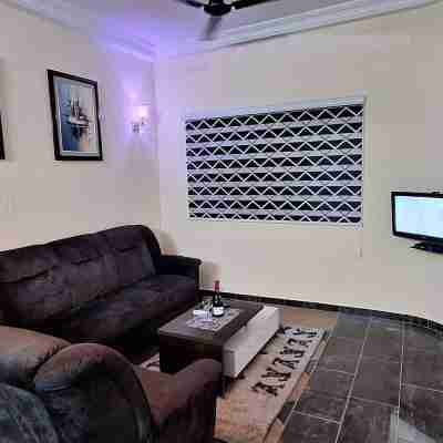 Deluxe Queen Size Bed & Saloon Rooms