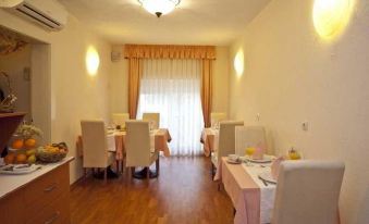 Royal Suites-Sky