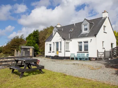 Kylas Hotels near Dunvegan Castle & Gardens