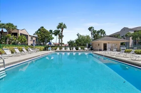 2/2 Condo Steps from the Beach