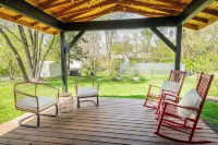 Cozy 3-Bed Home, 2 miles from IU Campus