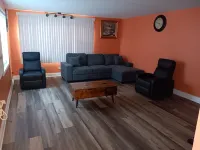 1-bedroom condo next to Chicago Midway International Airport 芝加哥附近的飯店