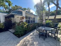 Keys Villa - Secluded tropical paradise located on the water! Hoteles cerca de History of Diving Museum