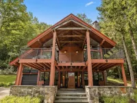 Charming 4-bedroom Ski house in Stratton with Shuttle or walk to slope. Hotels in Stratton Mountain