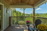 Christmas with Mtn Views, Fire Pit+Gas Logs, WiFi, Close to Burnsville & Avl!