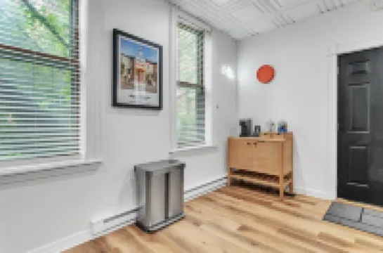 The Smith Victorian 2BR Brownstone Apartment